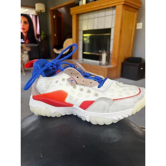 Women's Jordan Delta 2
Hyper Royal and Orange - Picture 1 of 6